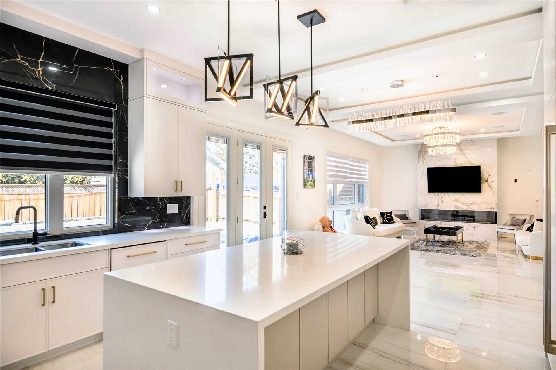 246 Edenbridge Dr