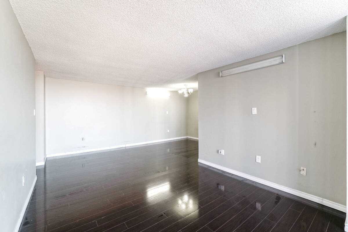 17 Knightsbridge Rd, #1803