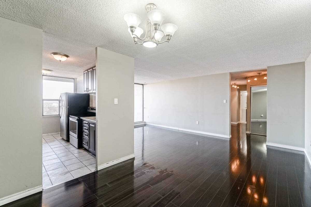 17 Knightsbridge Rd, #1803