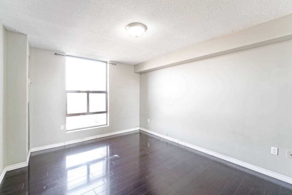 17 Knightsbridge Rd, #1803