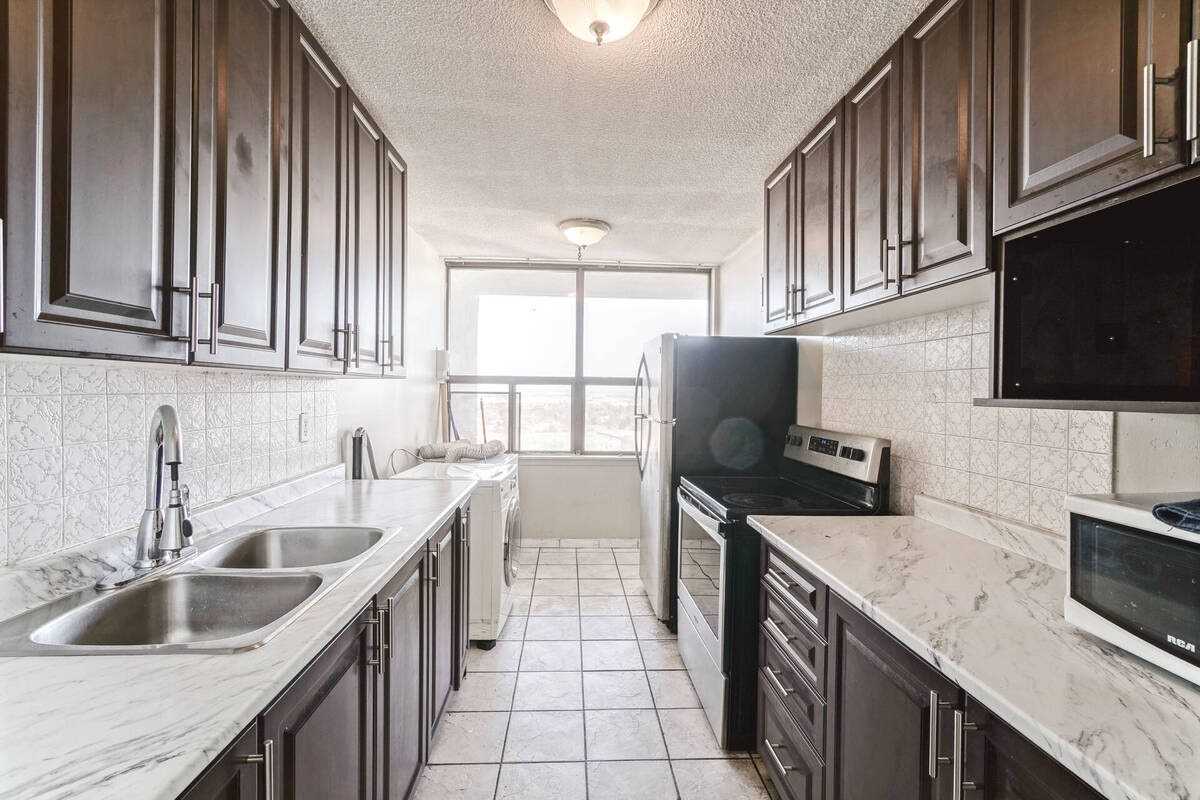 17 Knightsbridge Rd, #1803