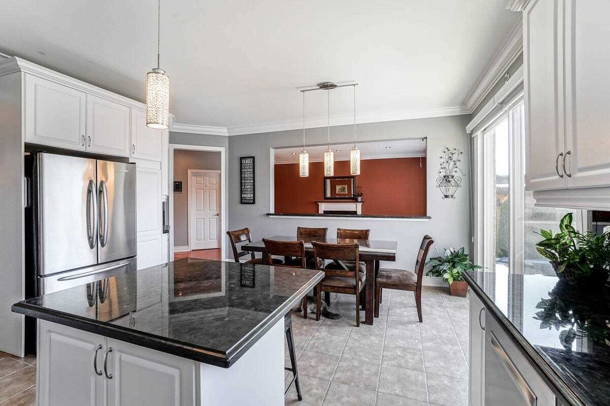 2464 Chaplin Rd