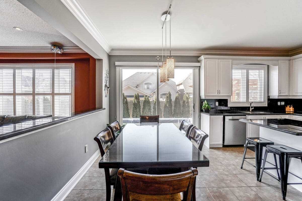 2464 Chaplin Rd