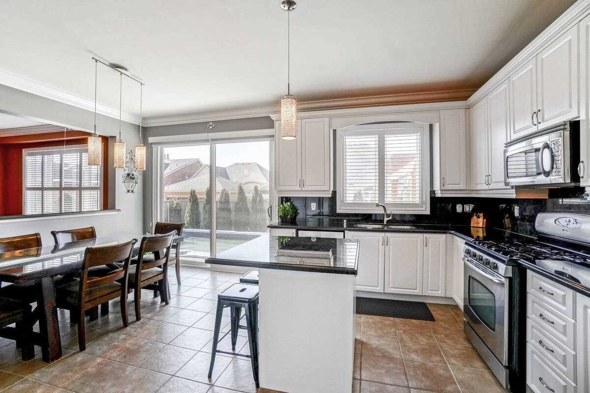 2464 Chaplin Rd