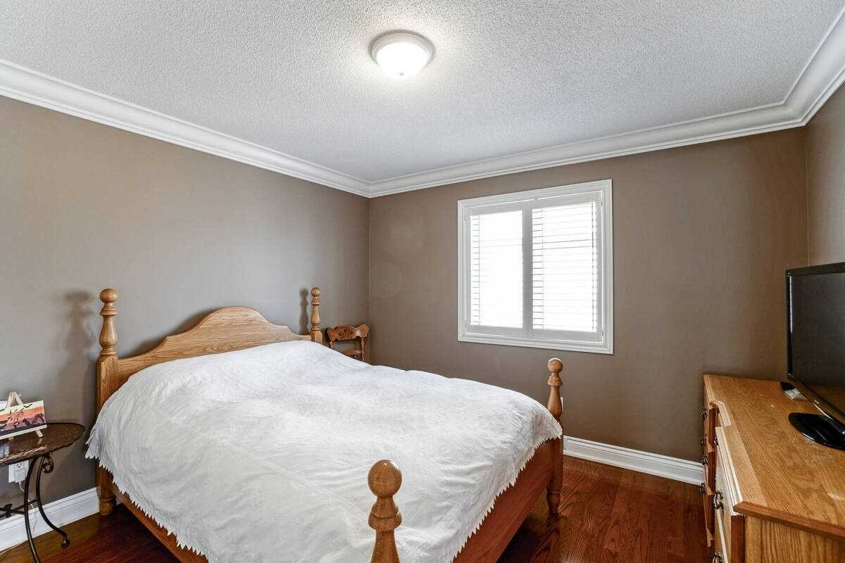 2464 Chaplin Rd