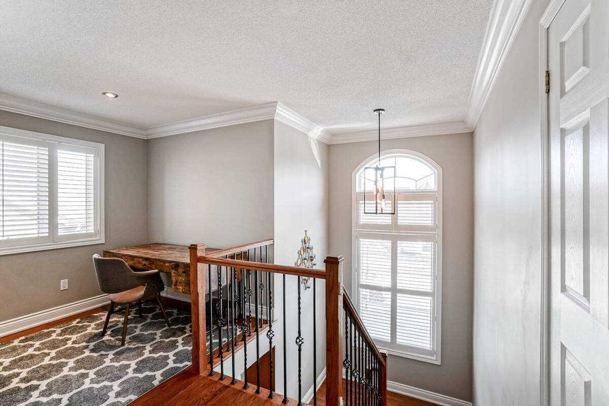 2464 Chaplin Rd