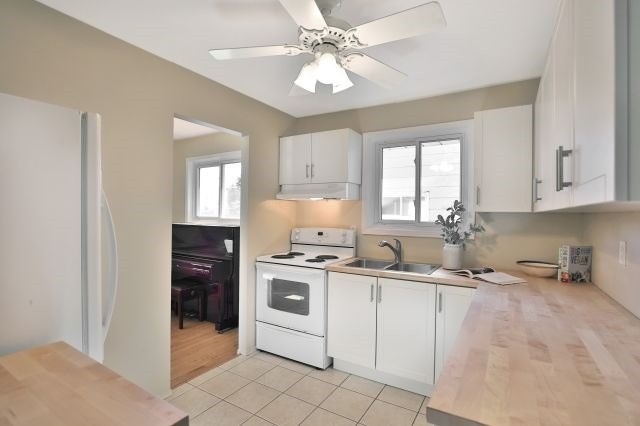 16 Onslow Crt, #Main