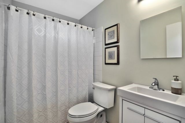 16 Onslow Crt, #Main