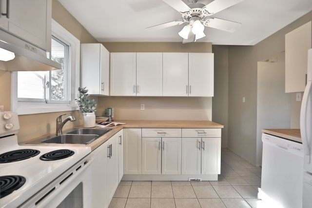 16 Onslow Crt, #Main