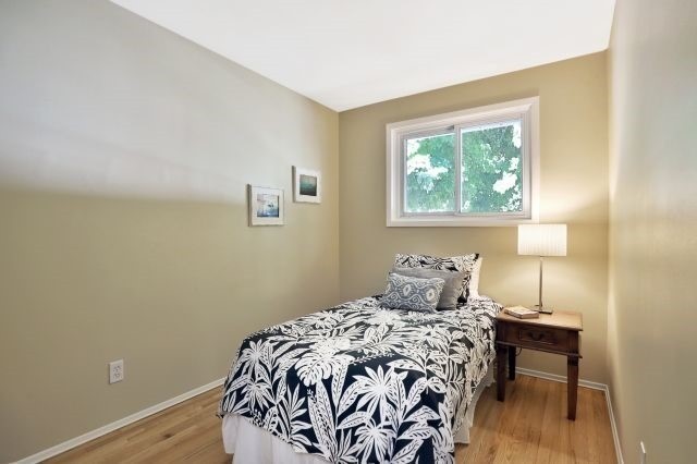 16 Onslow Crt, #Main