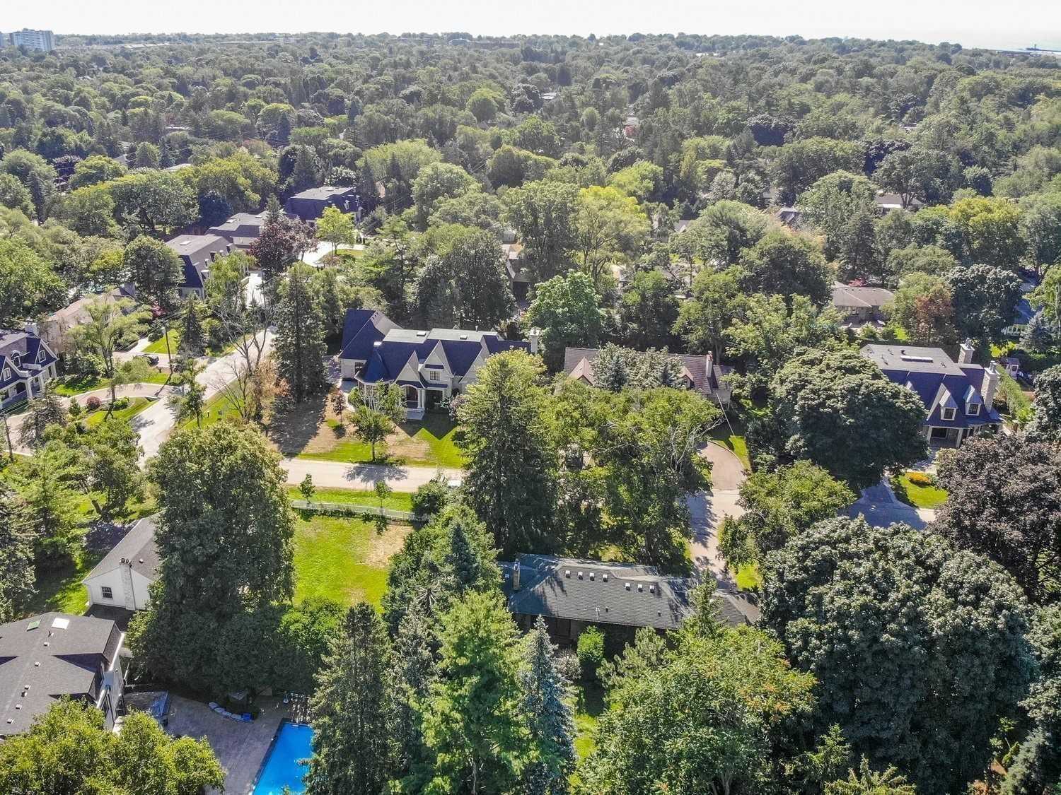 215 Briarhill Dr