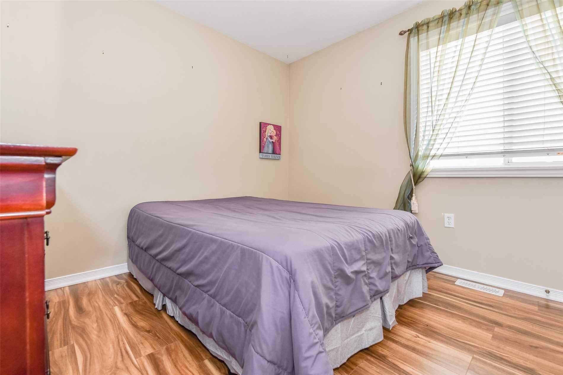 26 Murray Crt