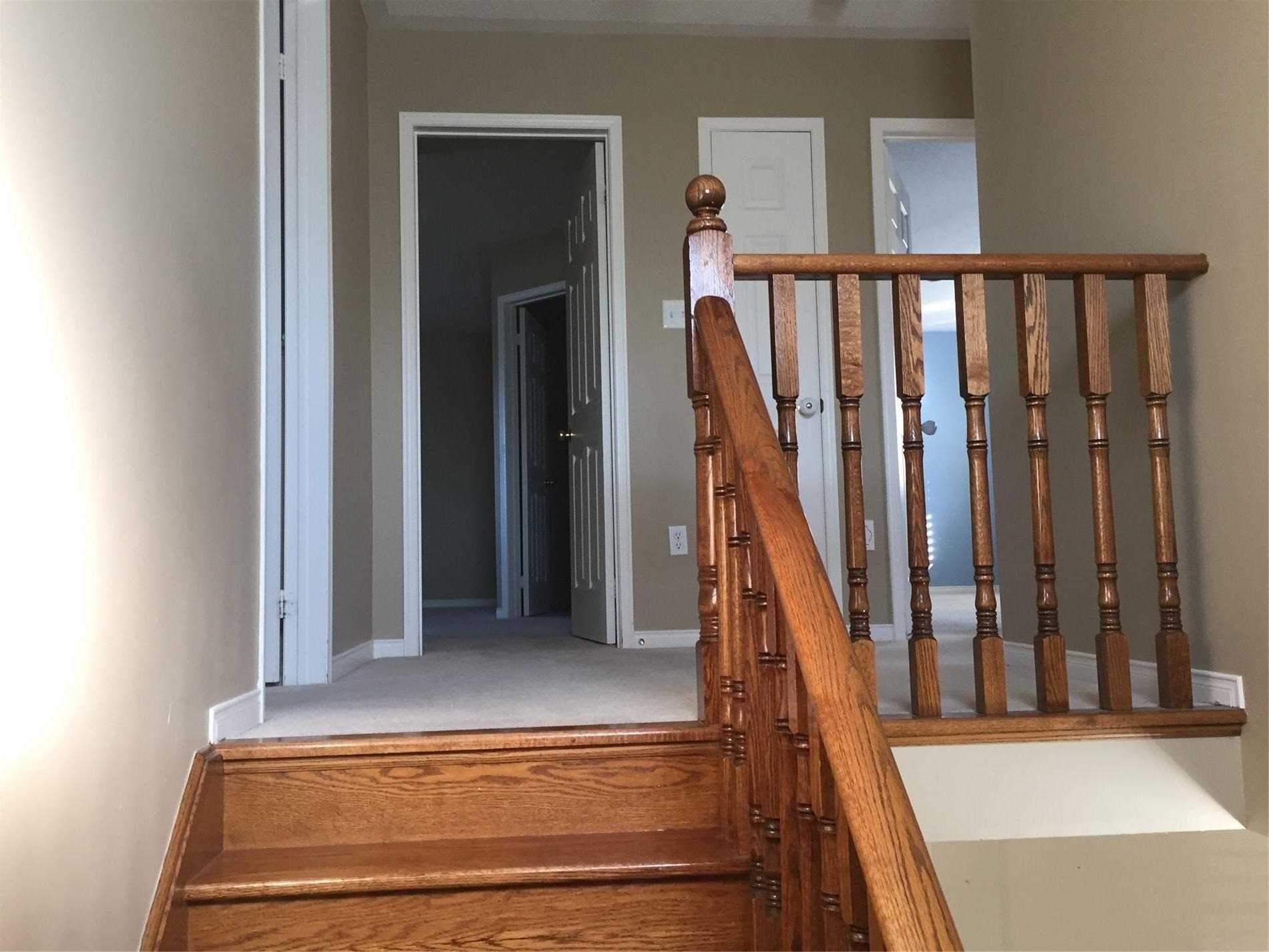 1009 Easterbrook Cres