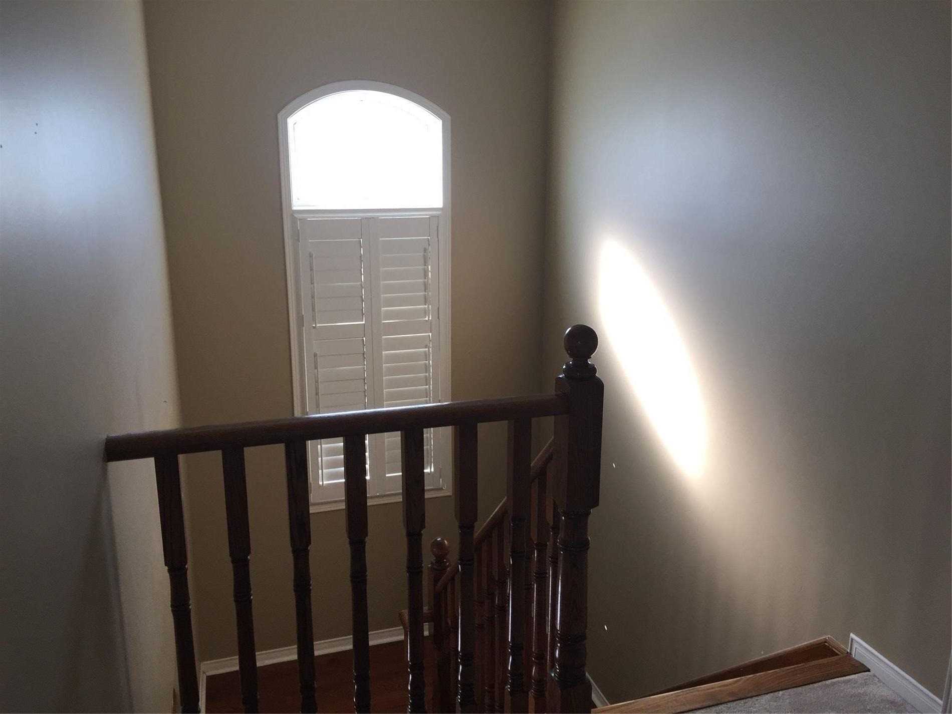 1009 Easterbrook Cres