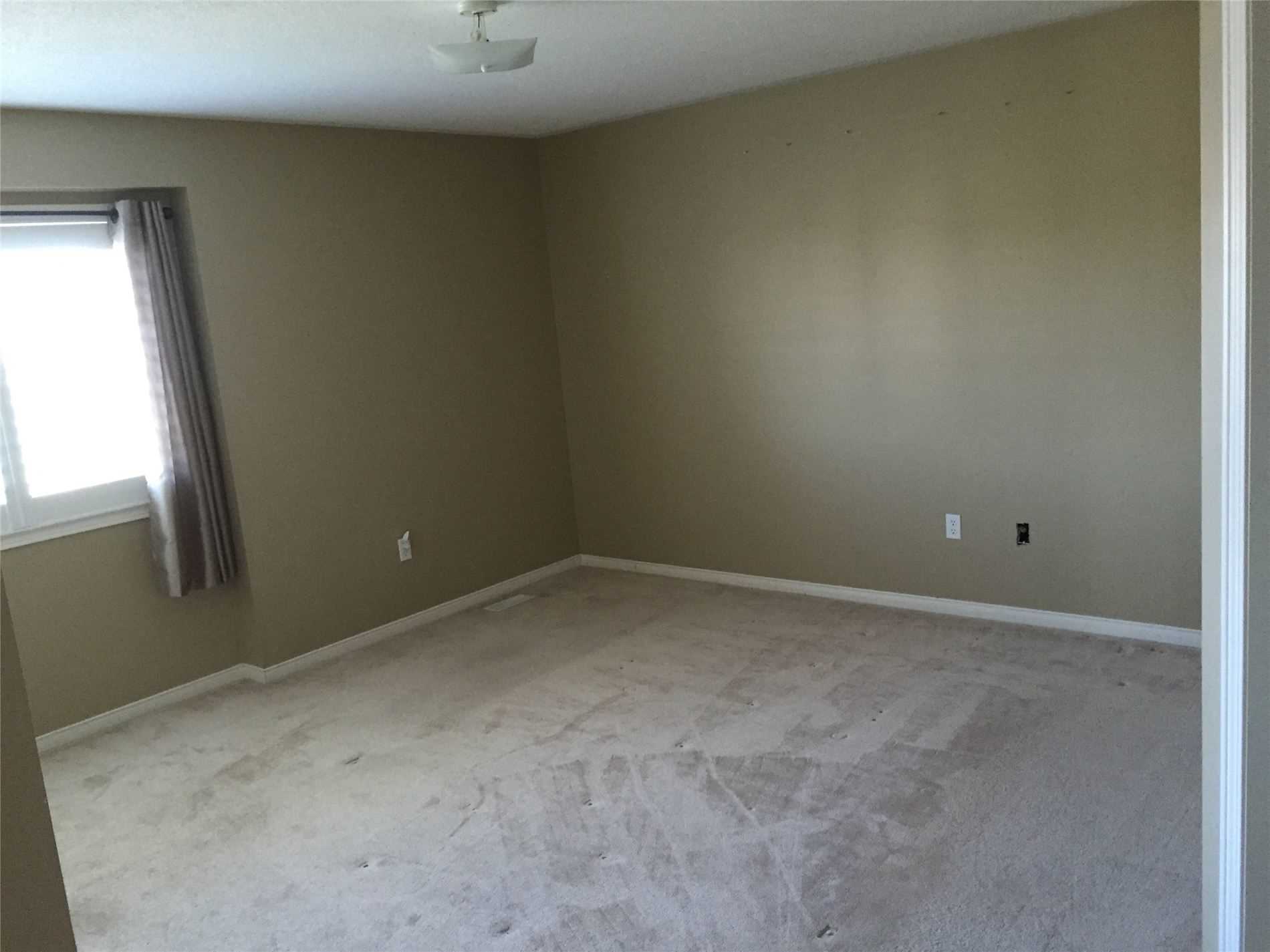 1009 Easterbrook Cres
