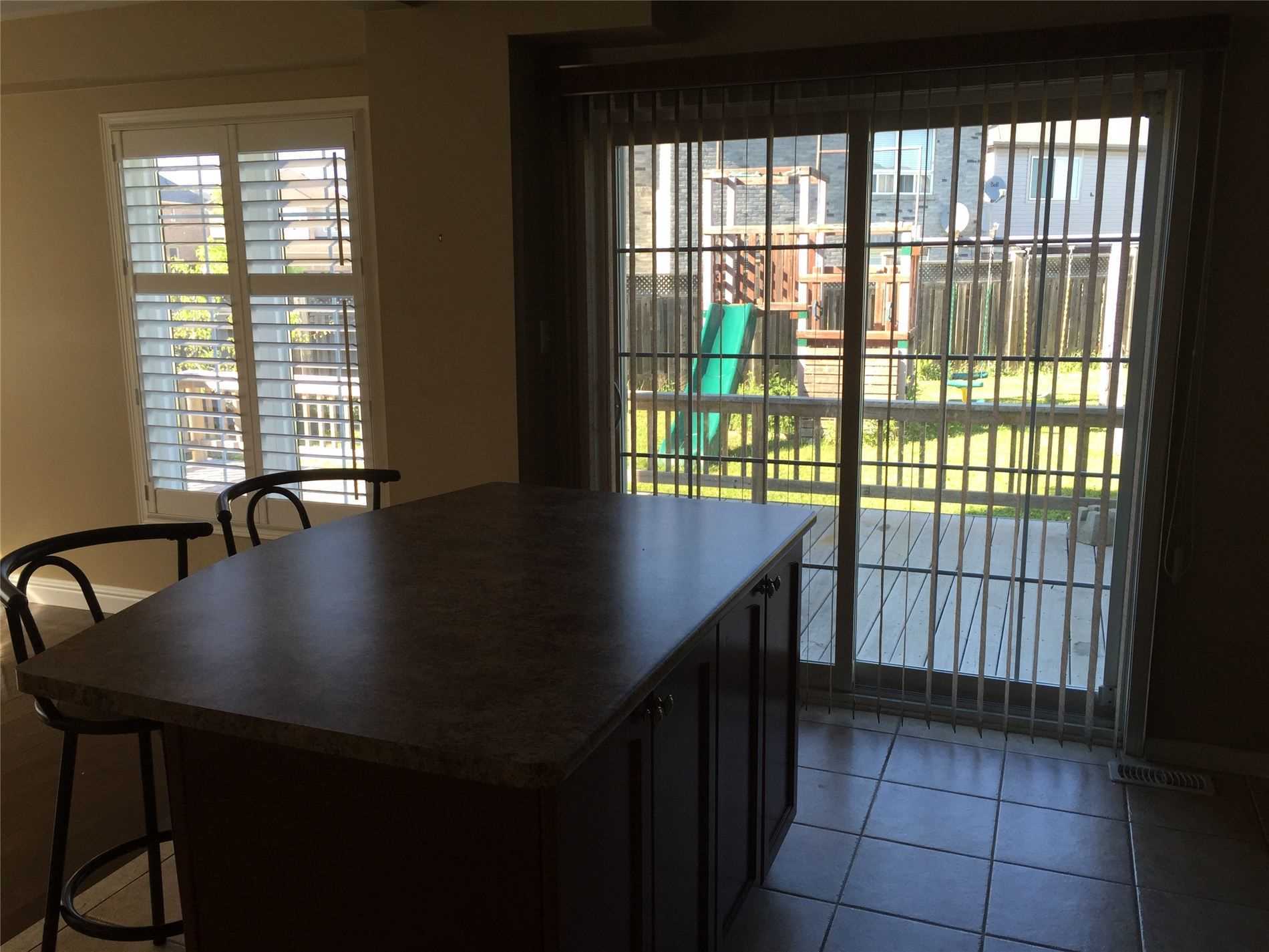 1009 Easterbrook Cres