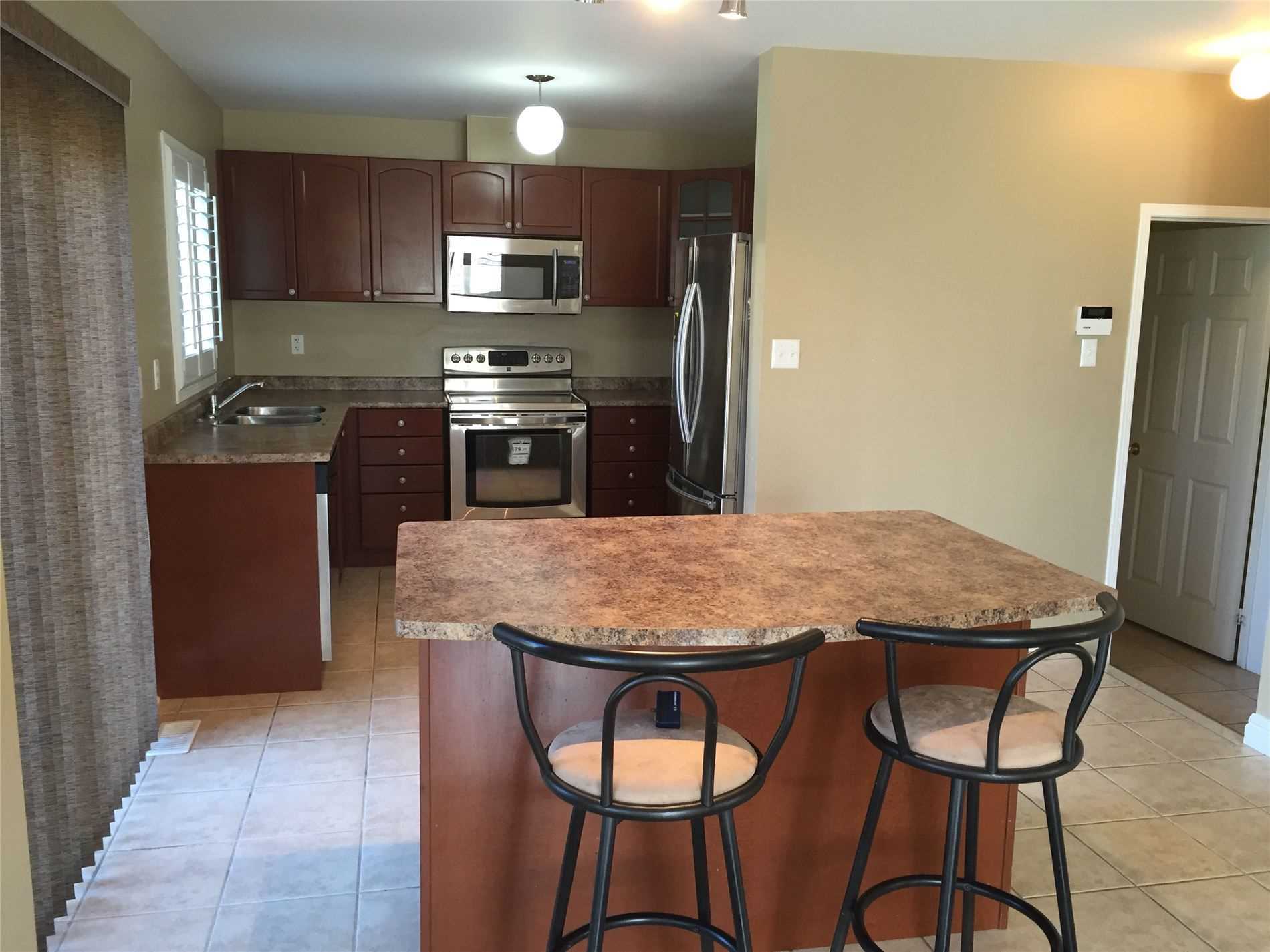 1009 Easterbrook Cres