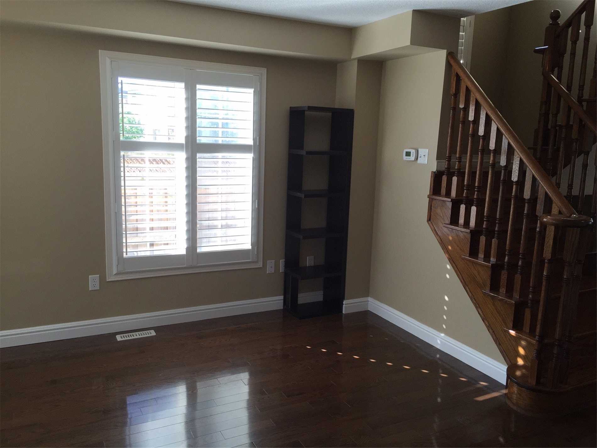 1009 Easterbrook Cres