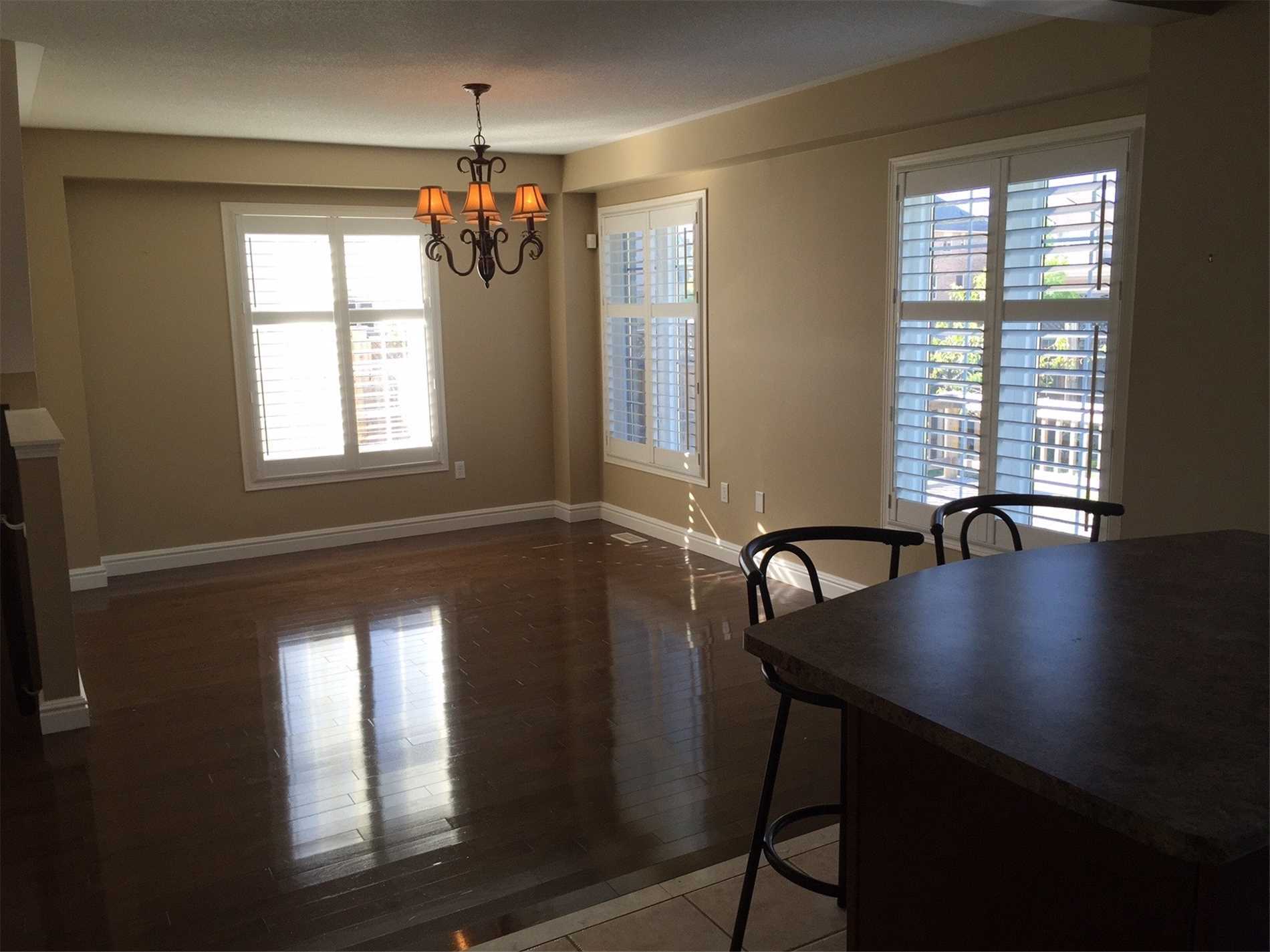 1009 Easterbrook Cres