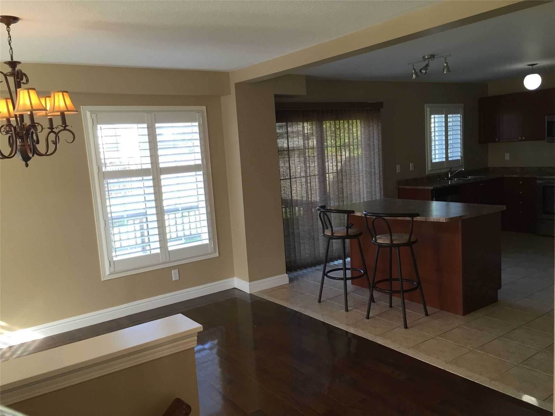 1009 Easterbrook Cres