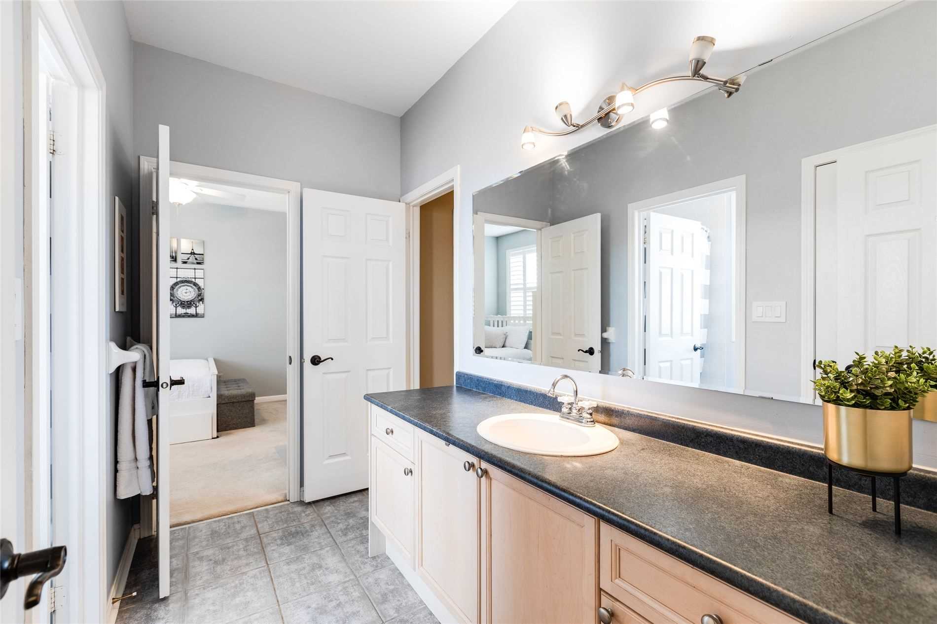 1642 Ramshaw Cres