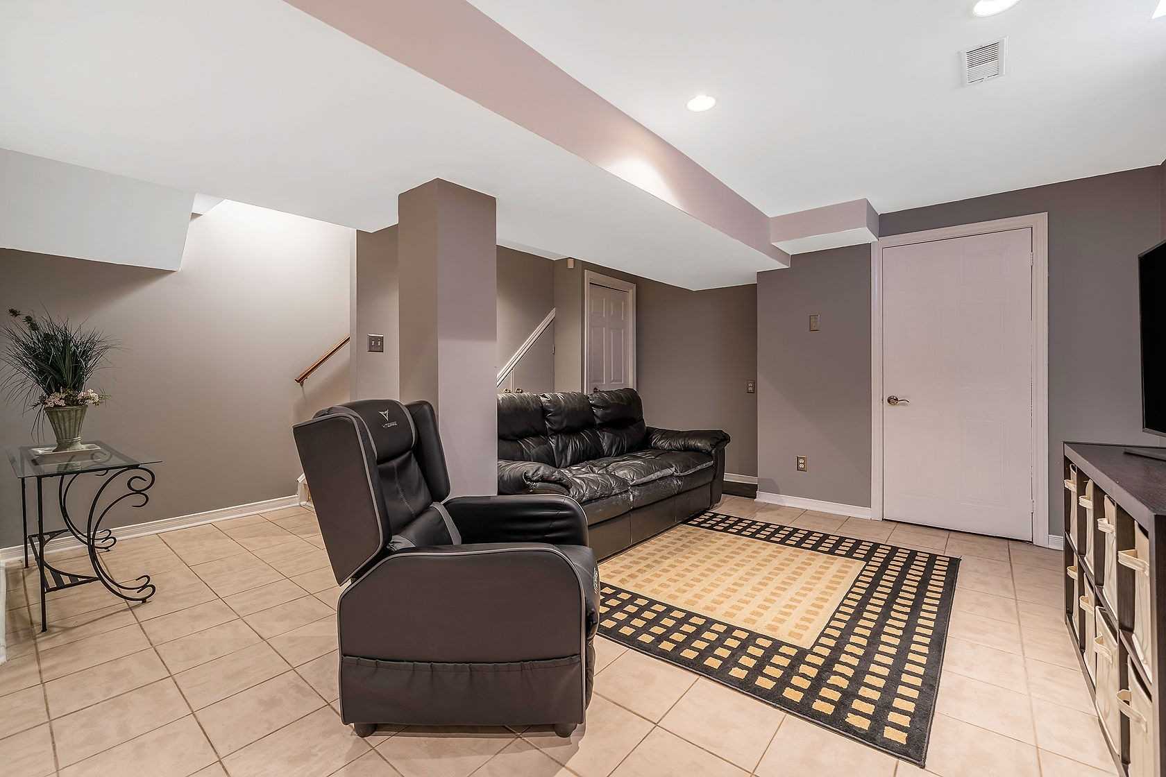 51 Hanton Cres