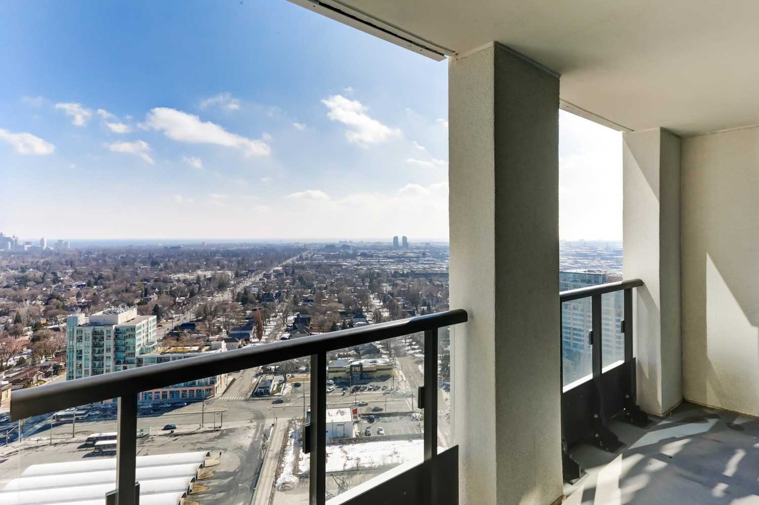 9 Mabelle Ave, #2822