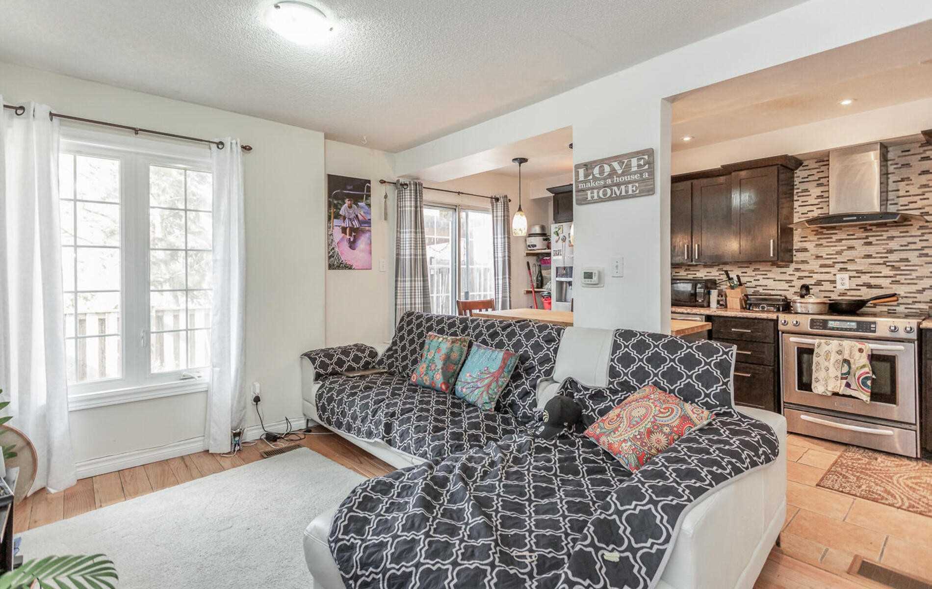 6950 Tenth Line W, #94