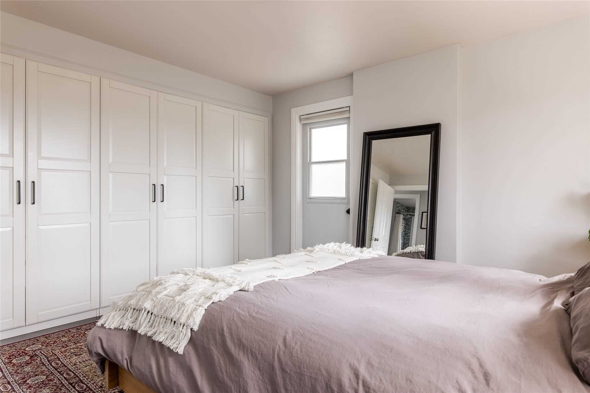 226 Queen Mary Dr
