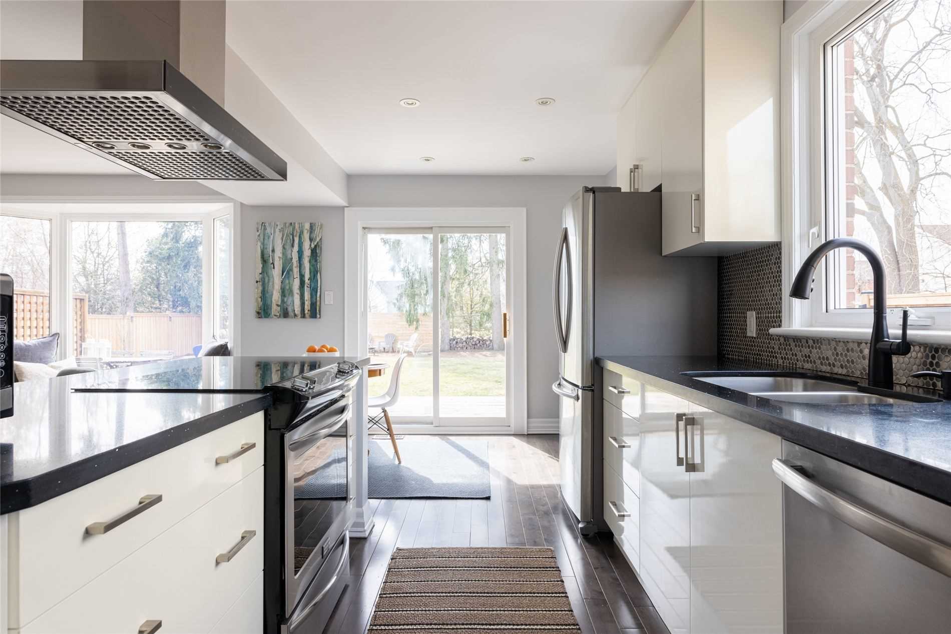 226 Queen Mary Dr