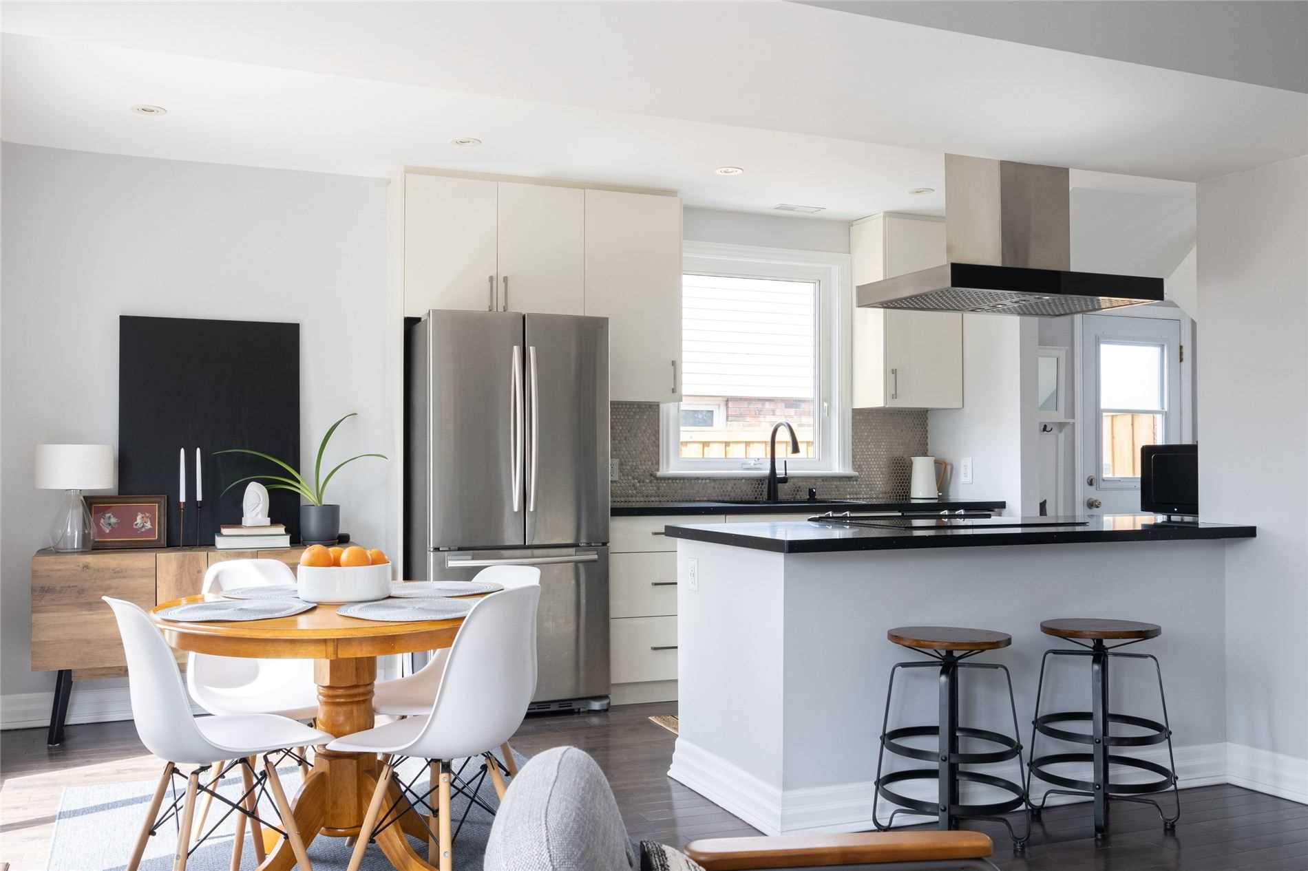 226 Queen Mary Dr