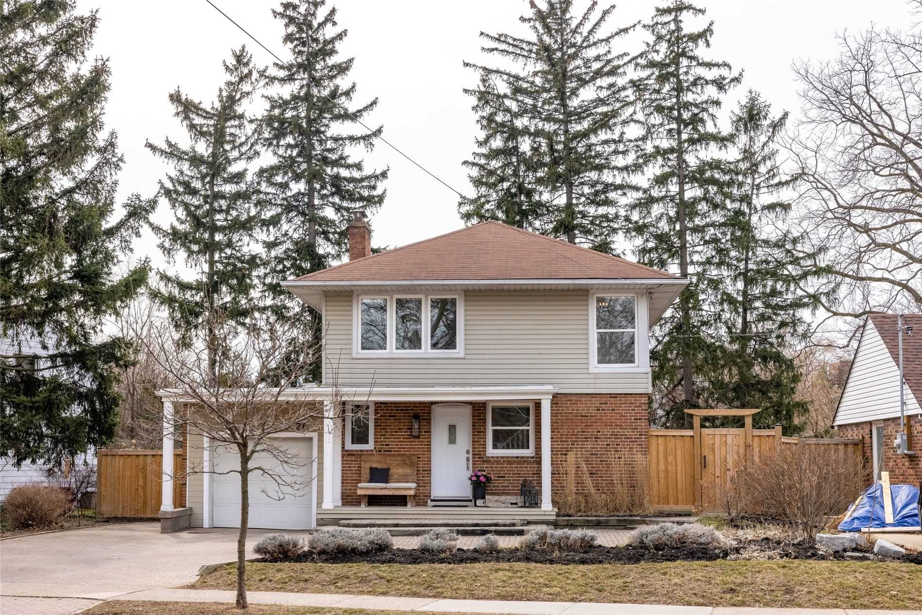 226 Queen Mary Dr