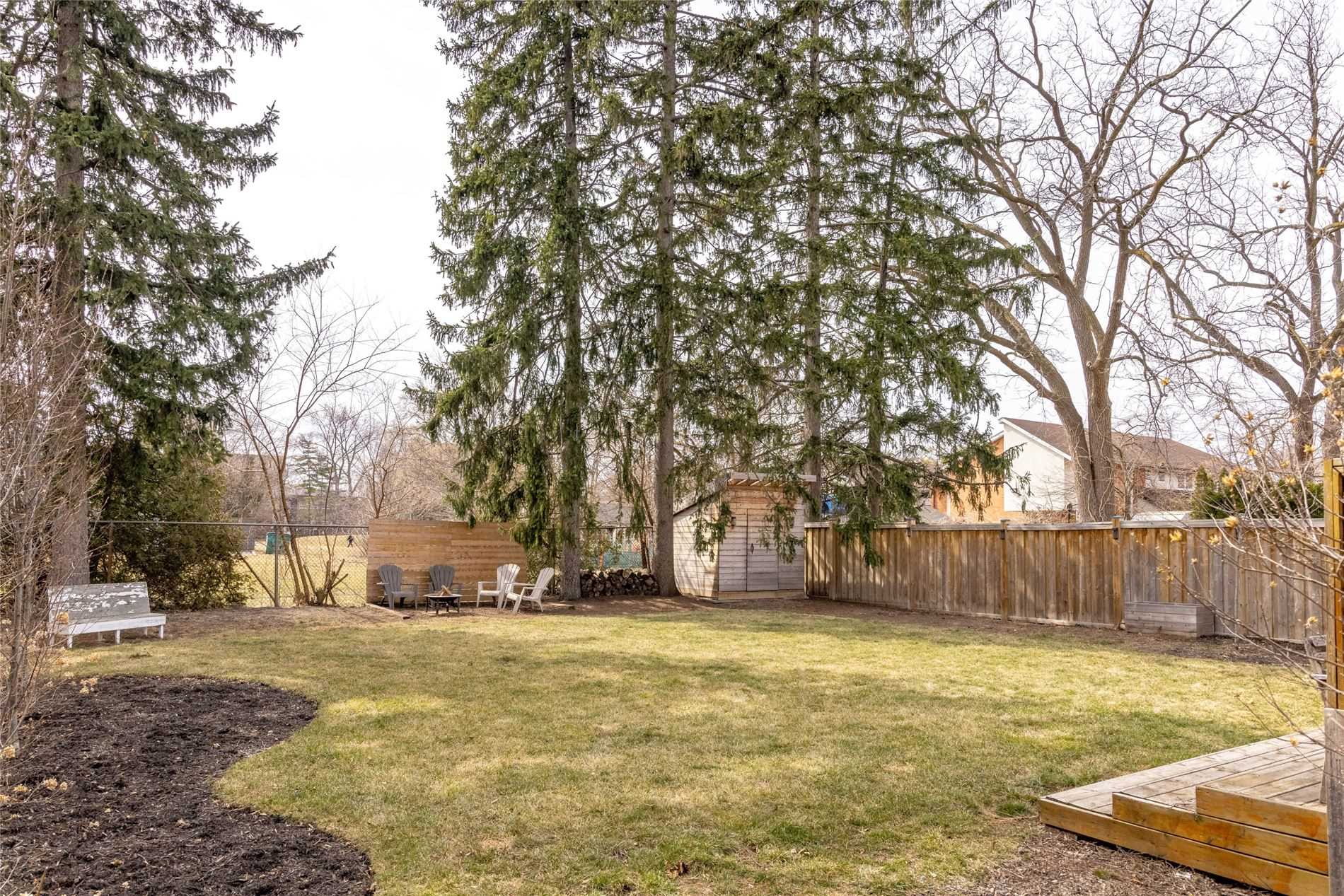 226 Queen Mary Dr