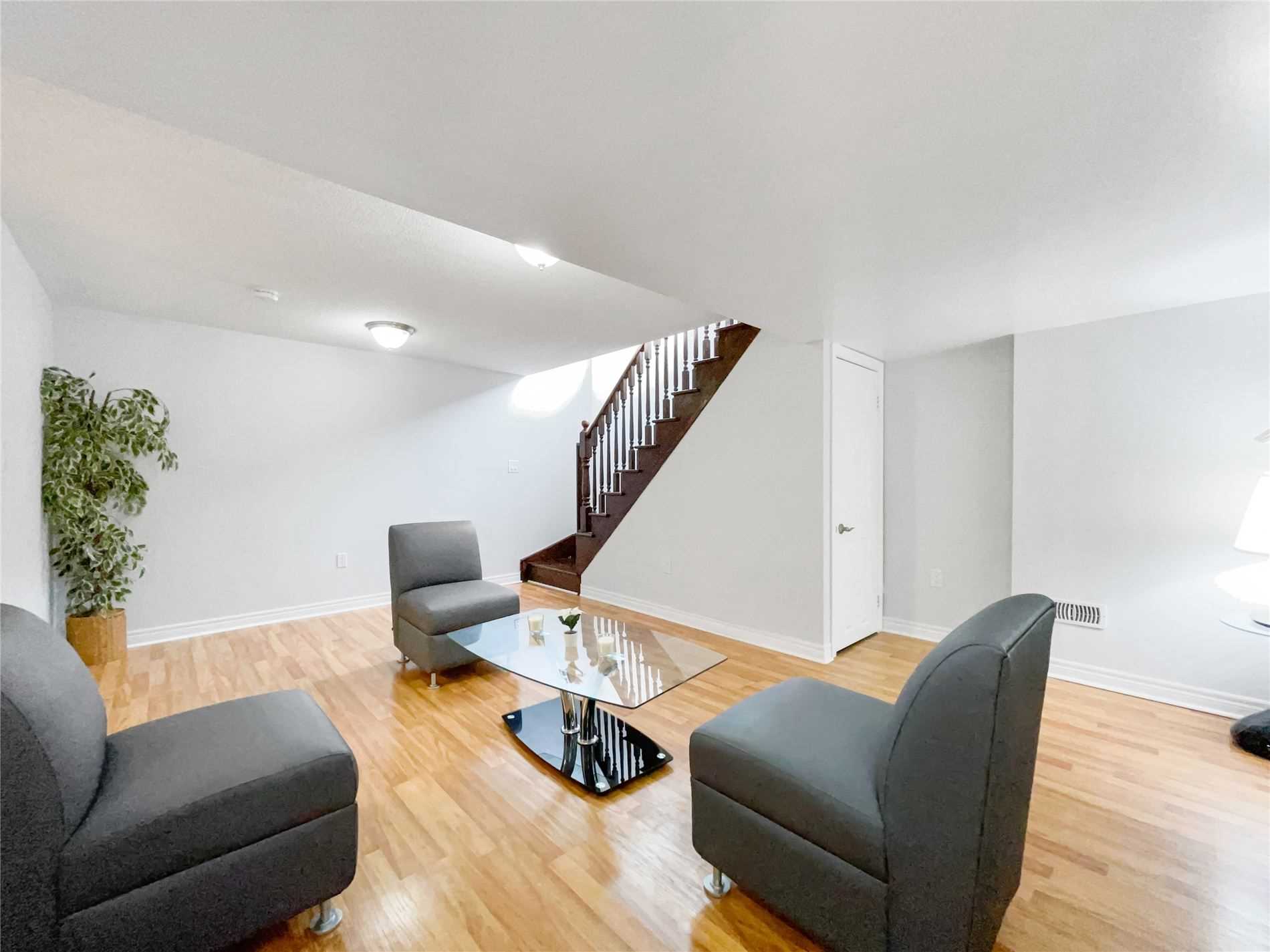 16 Aspenview Ave