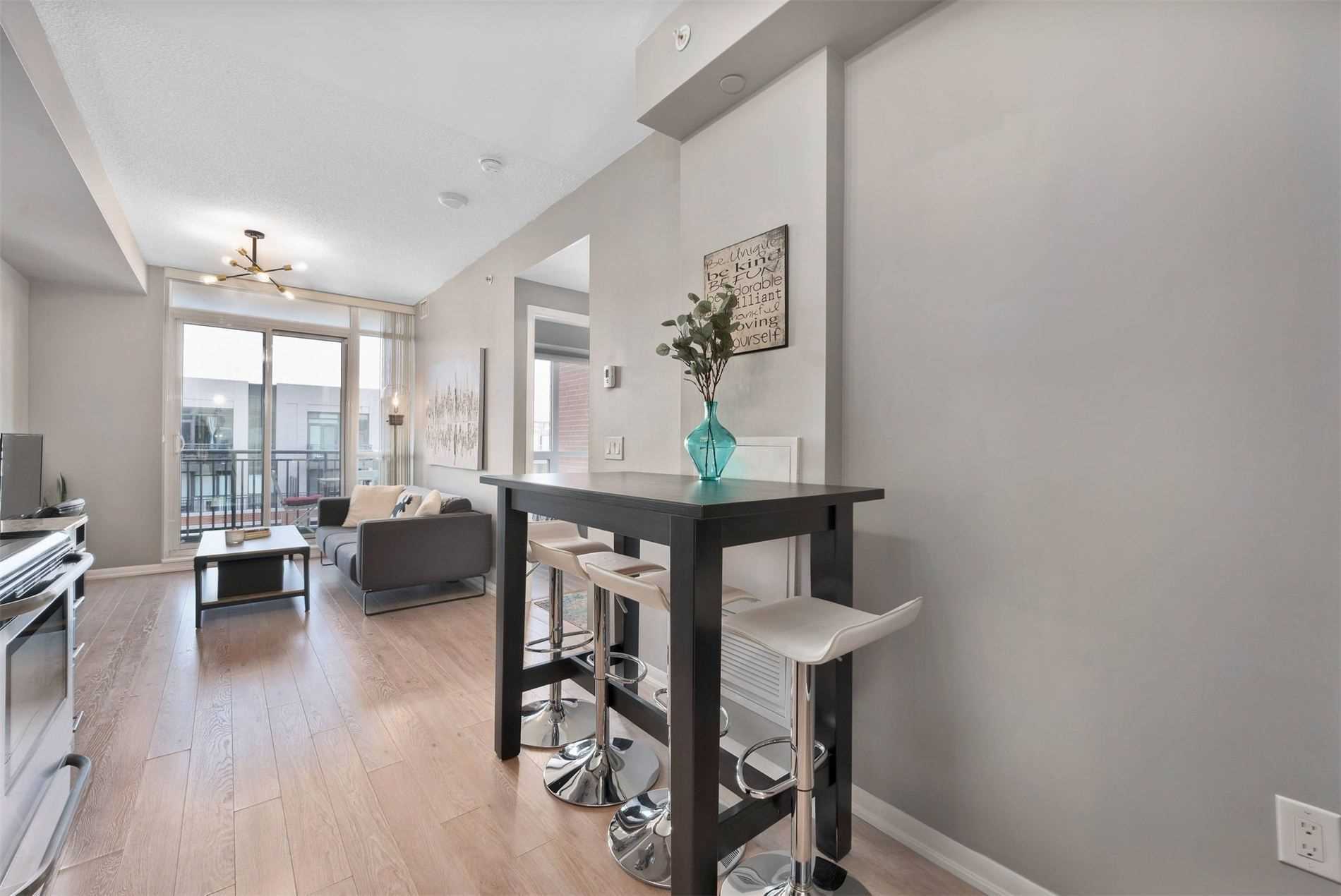 800 Lawrence Ave W, #822