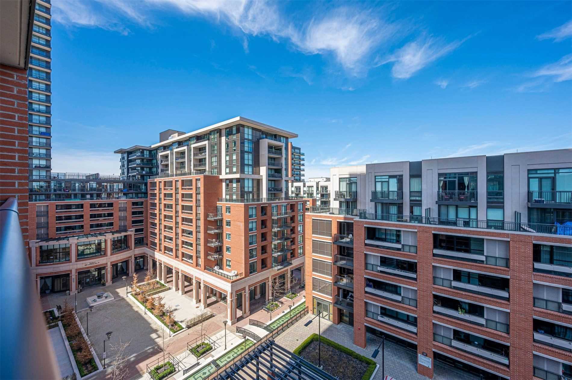 800 Lawrence Ave W, #822