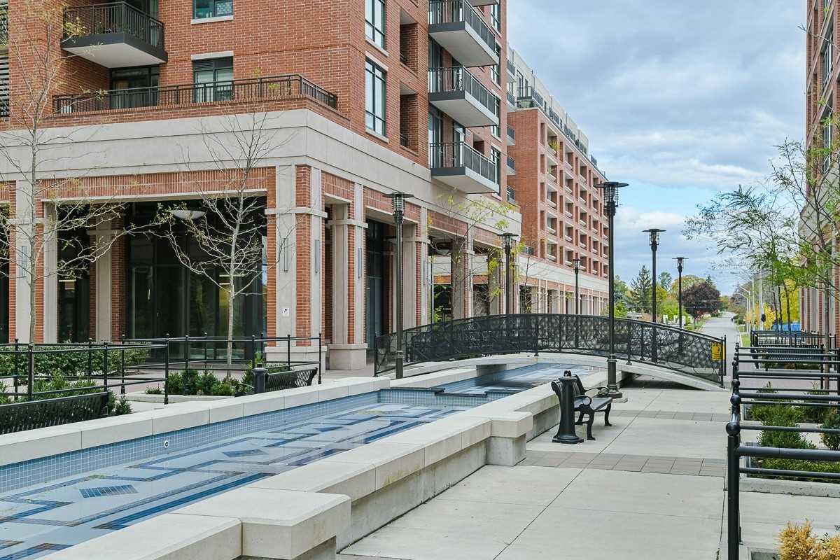 800 Lawrence Ave W, #822