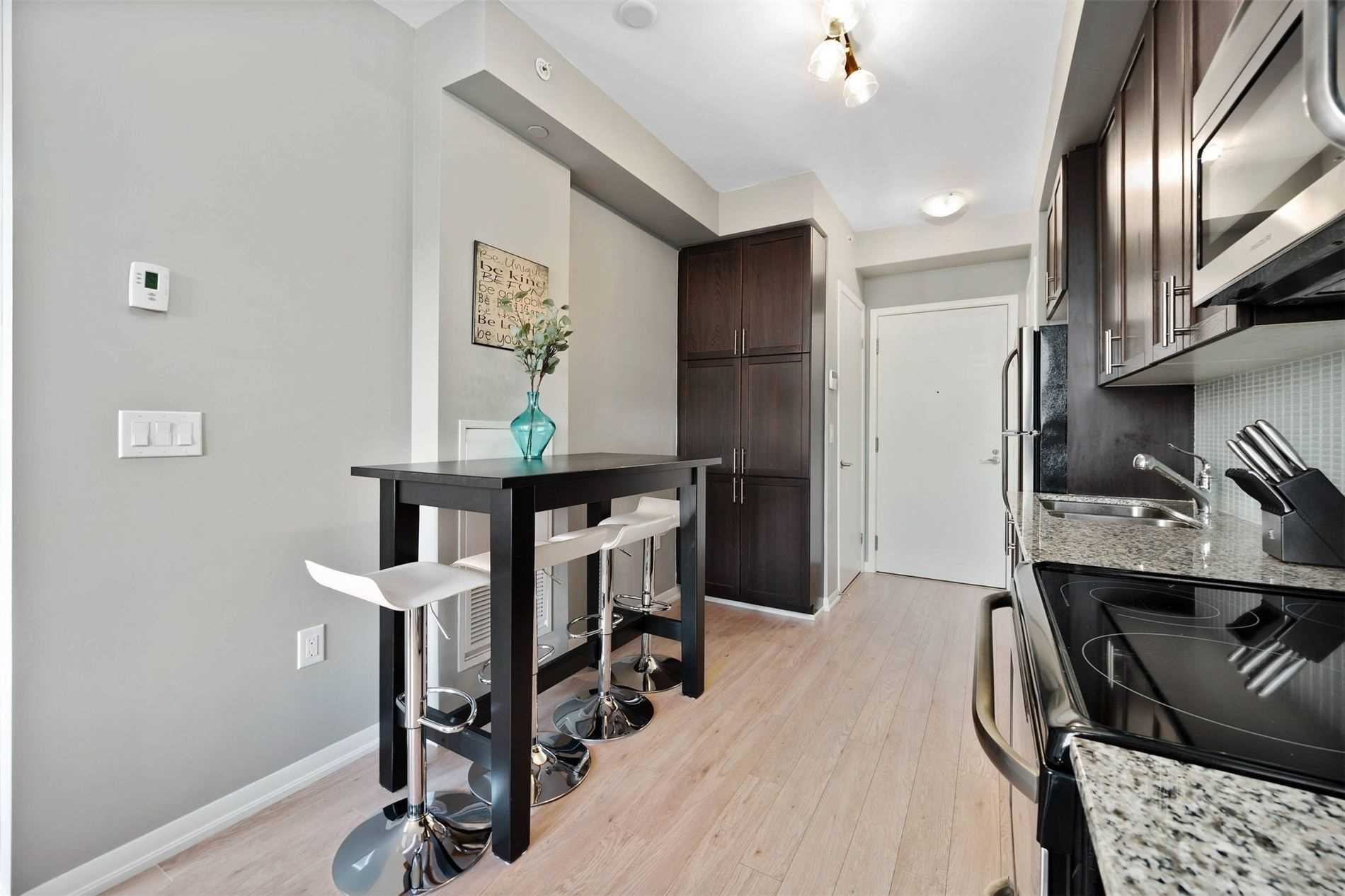 800 Lawrence Ave W, #822