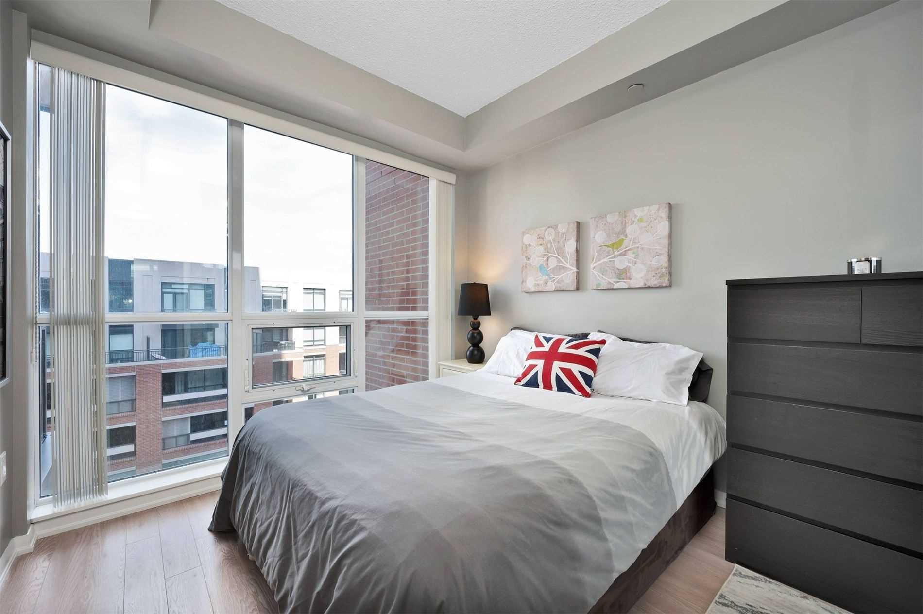 800 Lawrence Ave W, #822