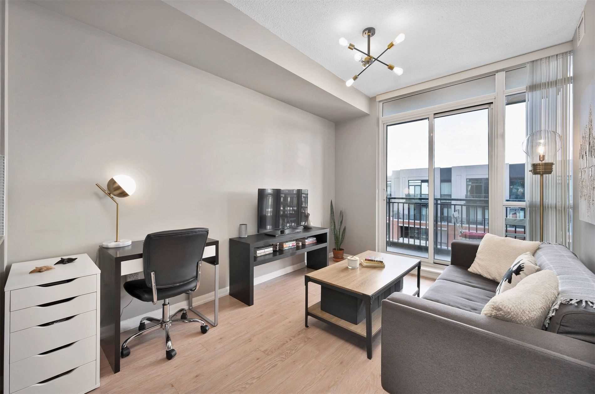 800 Lawrence Ave W, #822