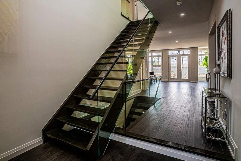 1037 Melvin Ave