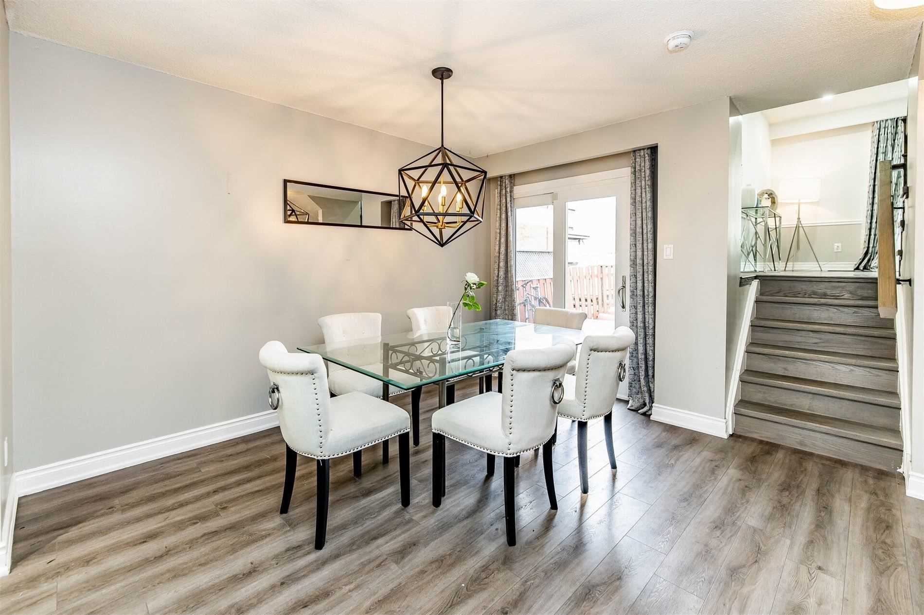 25 Hockley Path