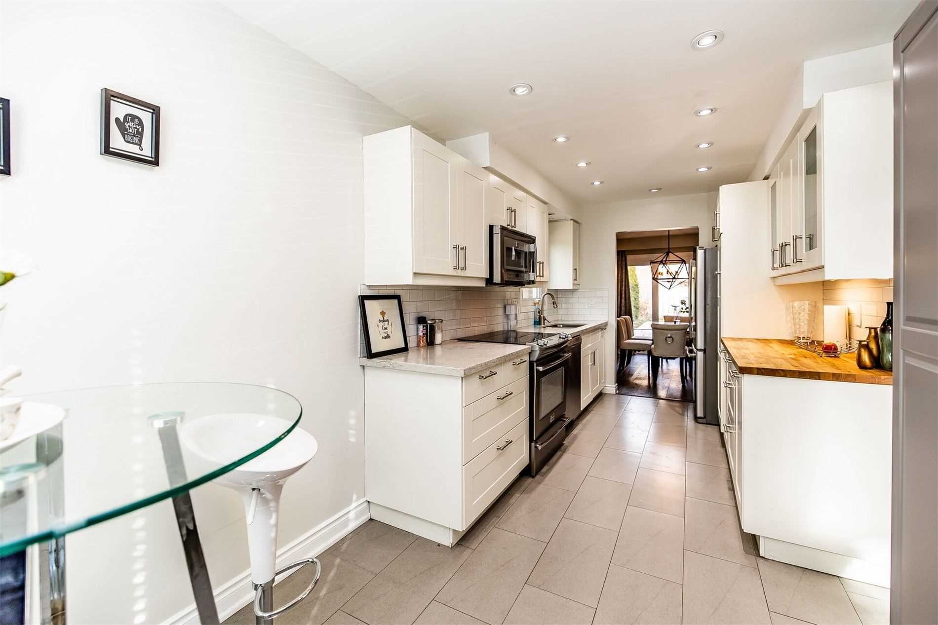 25 Hockley Path