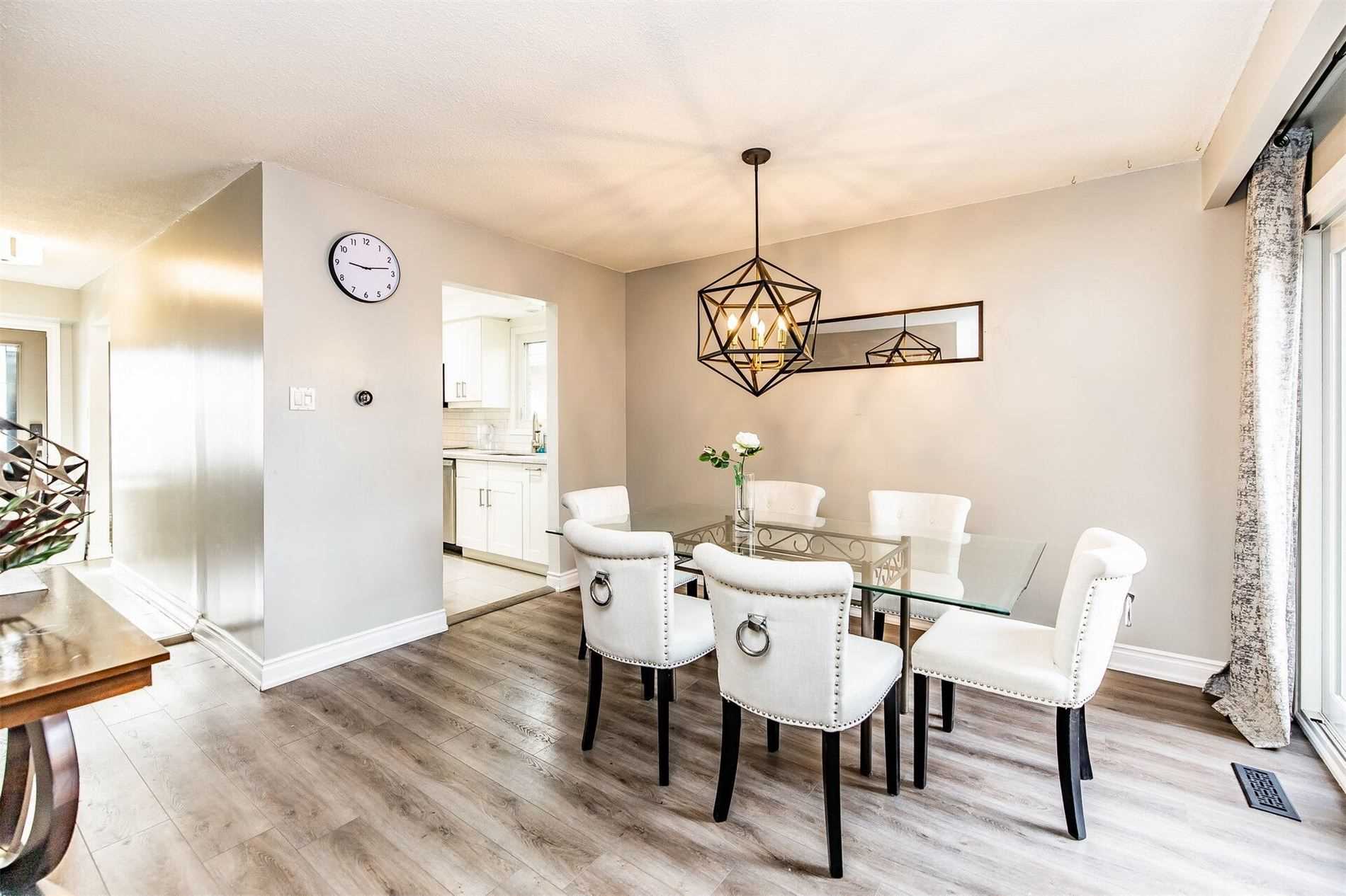 25 Hockley Path