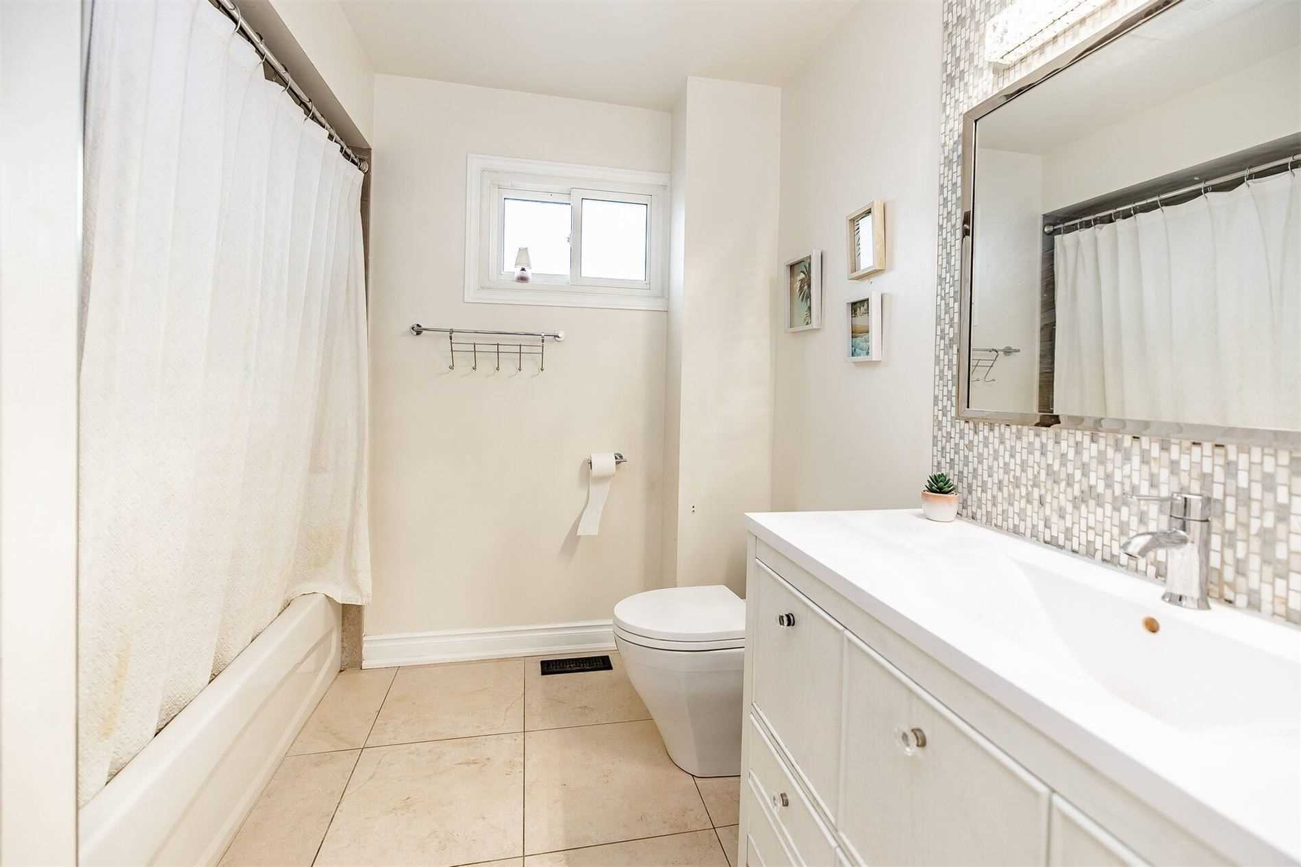 25 Hockley Path