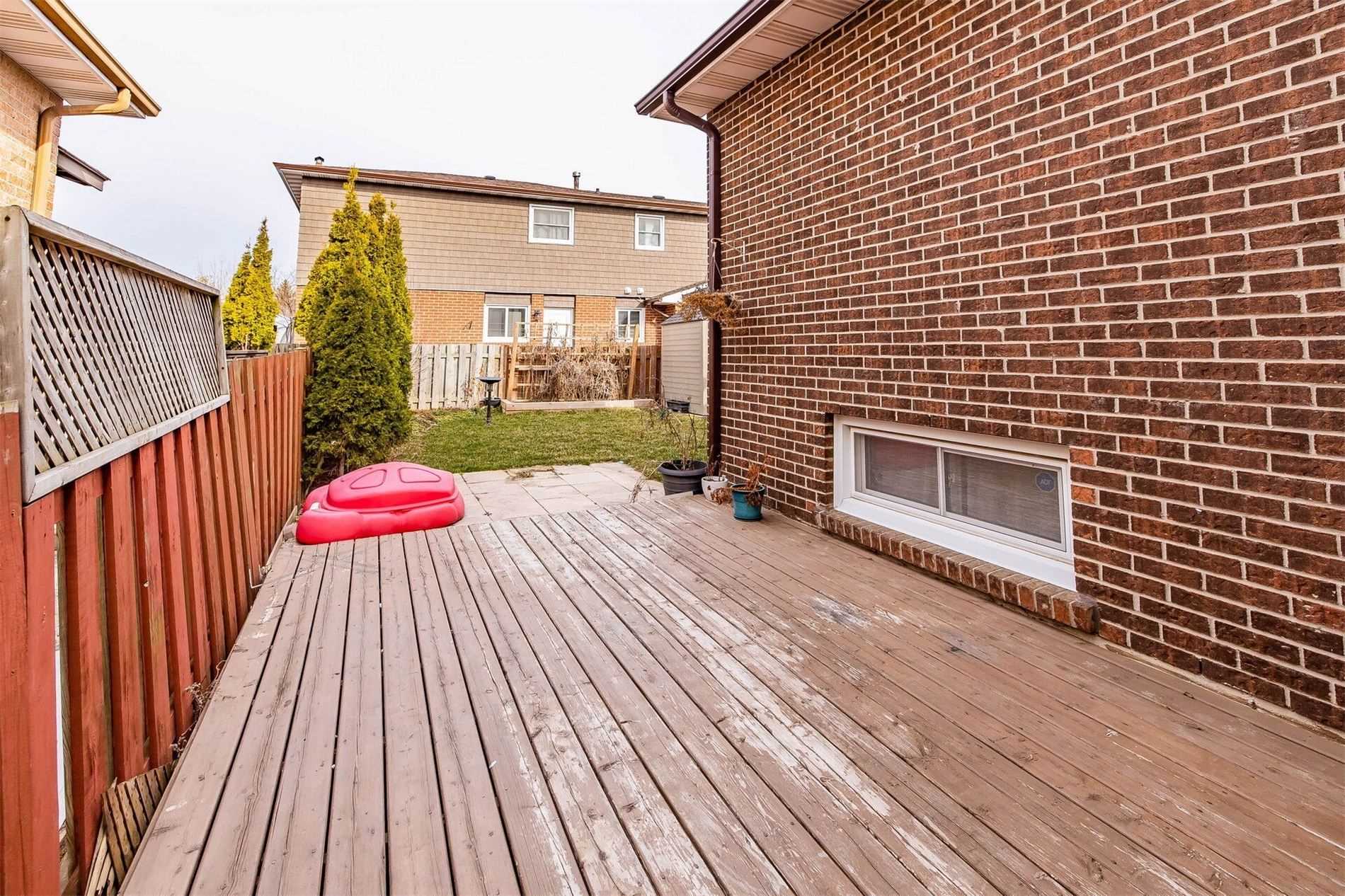 25 Hockley Path