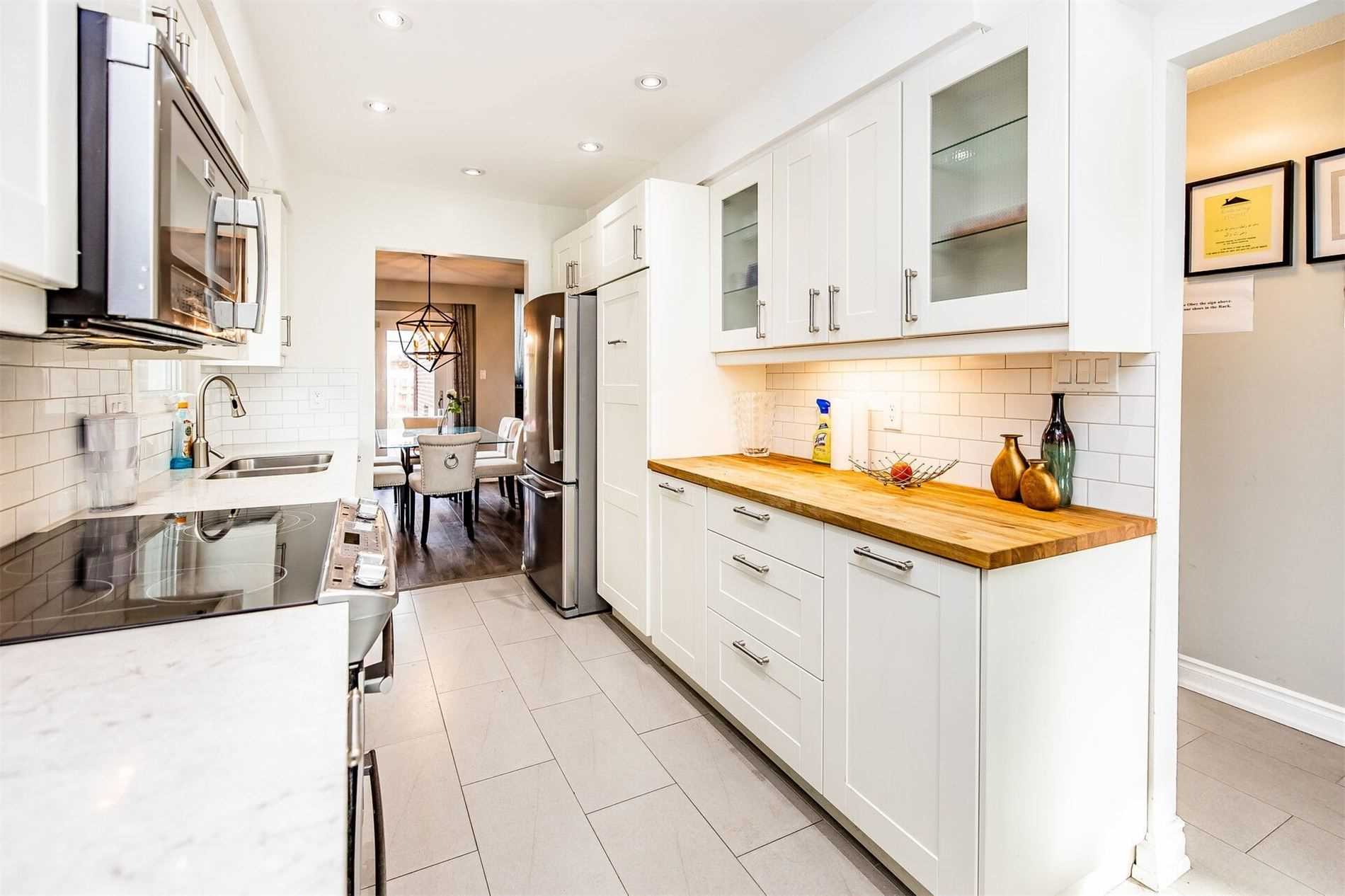 25 Hockley Path