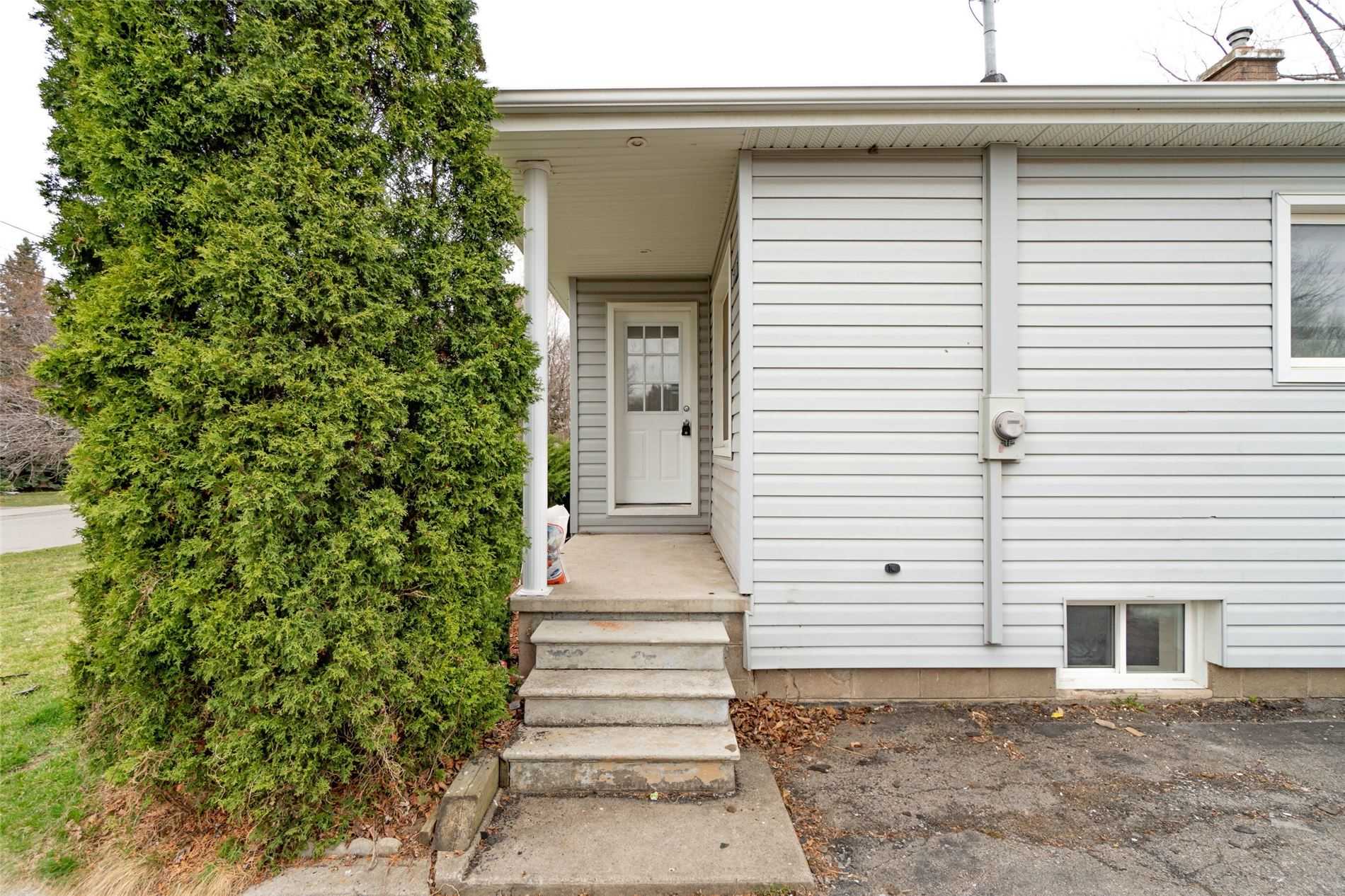 27 John St