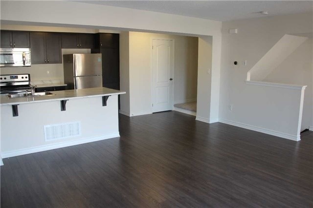 1541 Gainer Cres