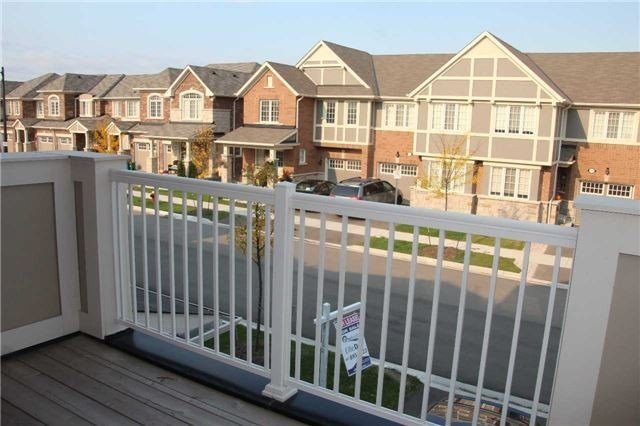 1541 Gainer Cres
